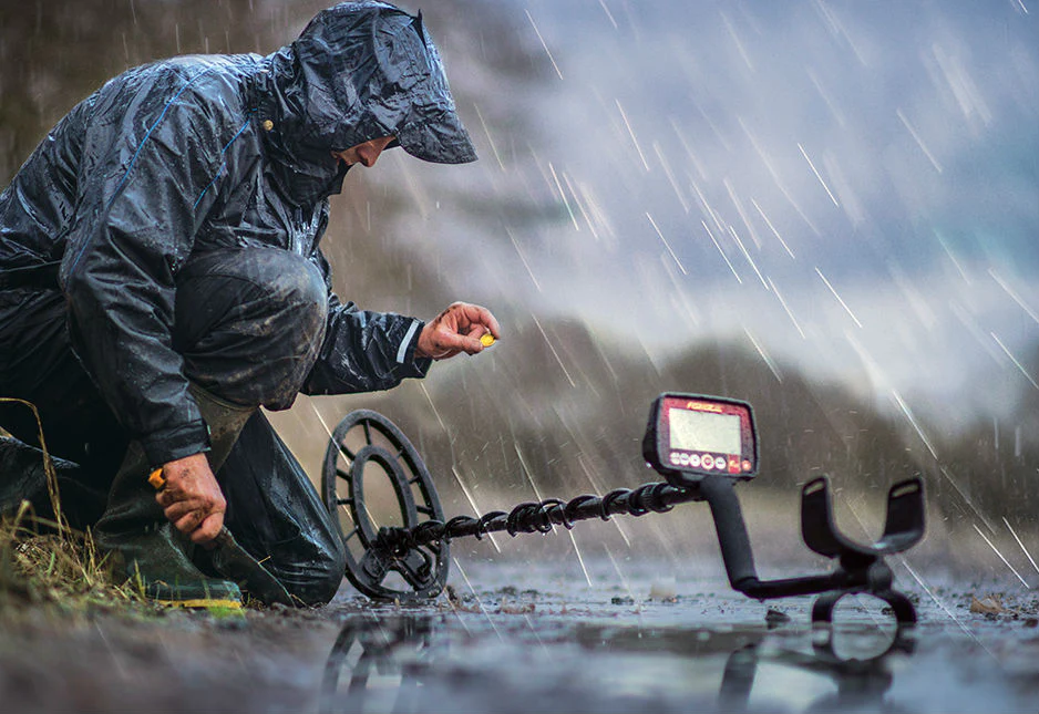 Fisher F44 Weatherproof Metal Detector - Image 5