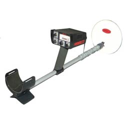 Fisher M-97 Industrial Metal Detector with Waterproof Search Coil - Image 3