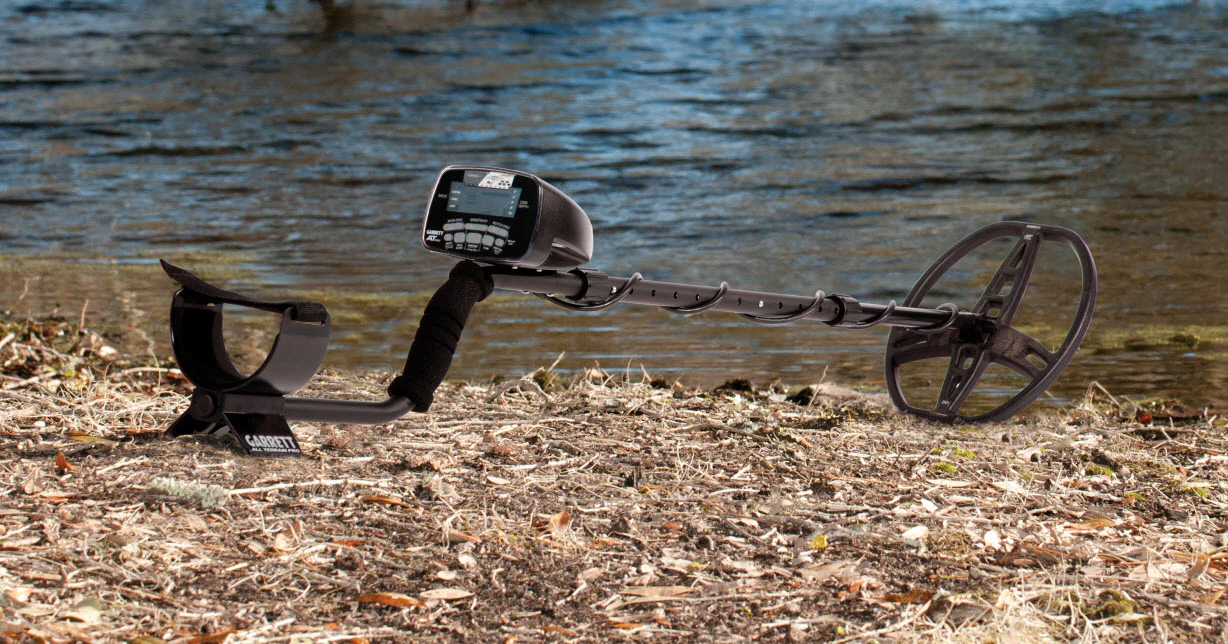 Garrett AT Pro Waterproof Metal Detector with 8.5 x 11" Coil - Image 5
