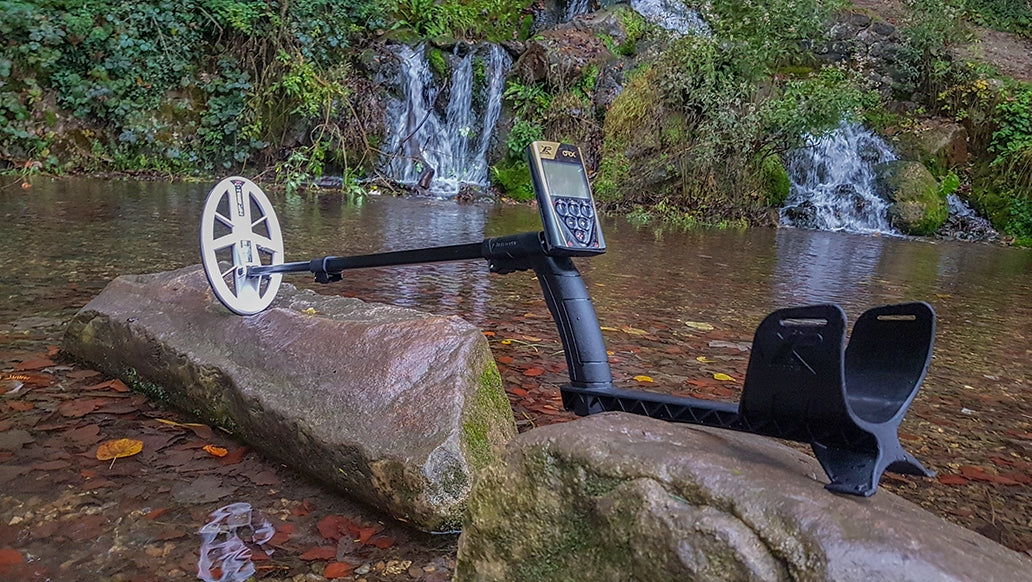 XP ORX Wireless Metal Detector with Back-lit Display + FX-02 Wired Backphone Headphones + 11" X35 Search Coil - Image 5